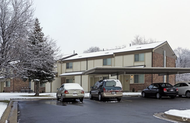 Building Photo - Windsong I & II