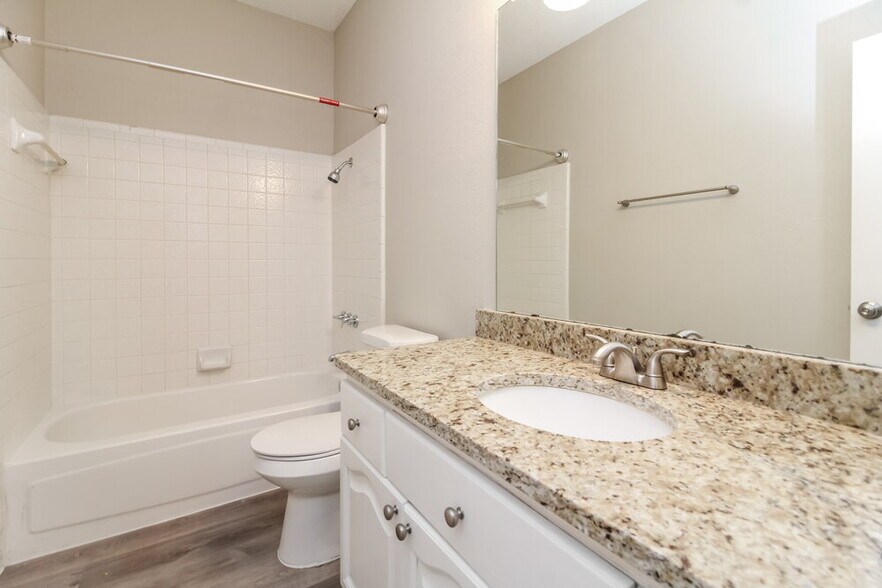 Building Photo - 321 Sondra Way