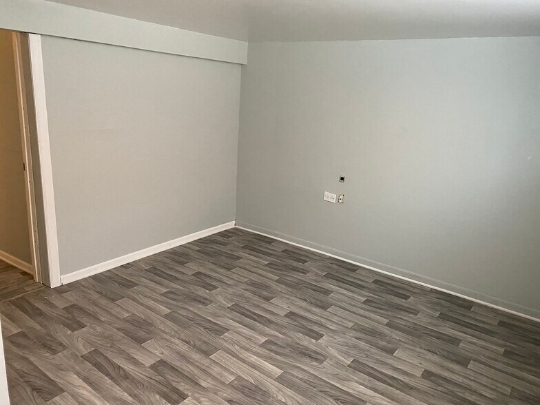 Building Photo - 3622 W 79th Pl