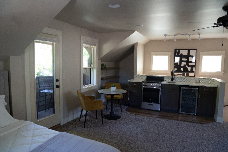 Building Photo - 1419 N 6th St