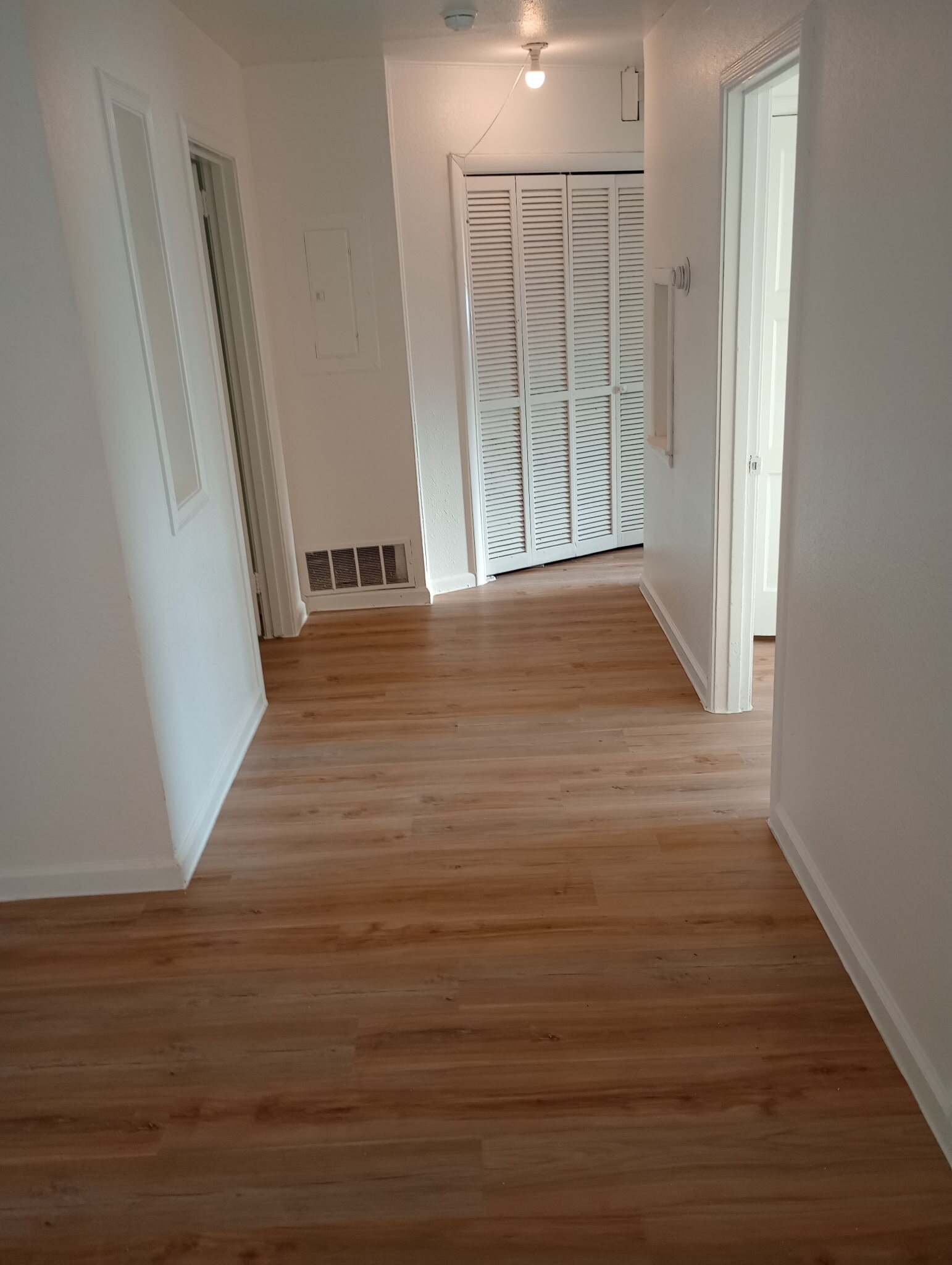 Building Photo - 52 W 100 S