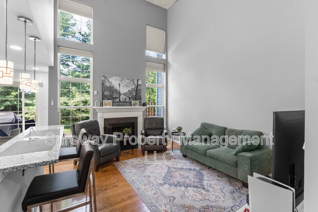 Building Photo - 2028 Greenes Way Cir