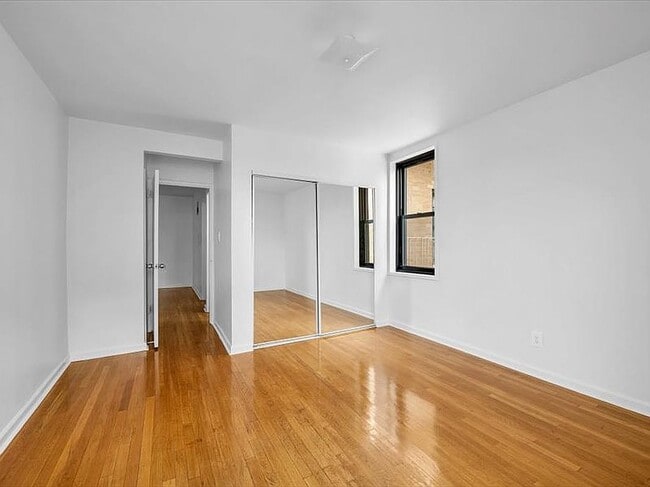 Building Photo - 2 West End Ave