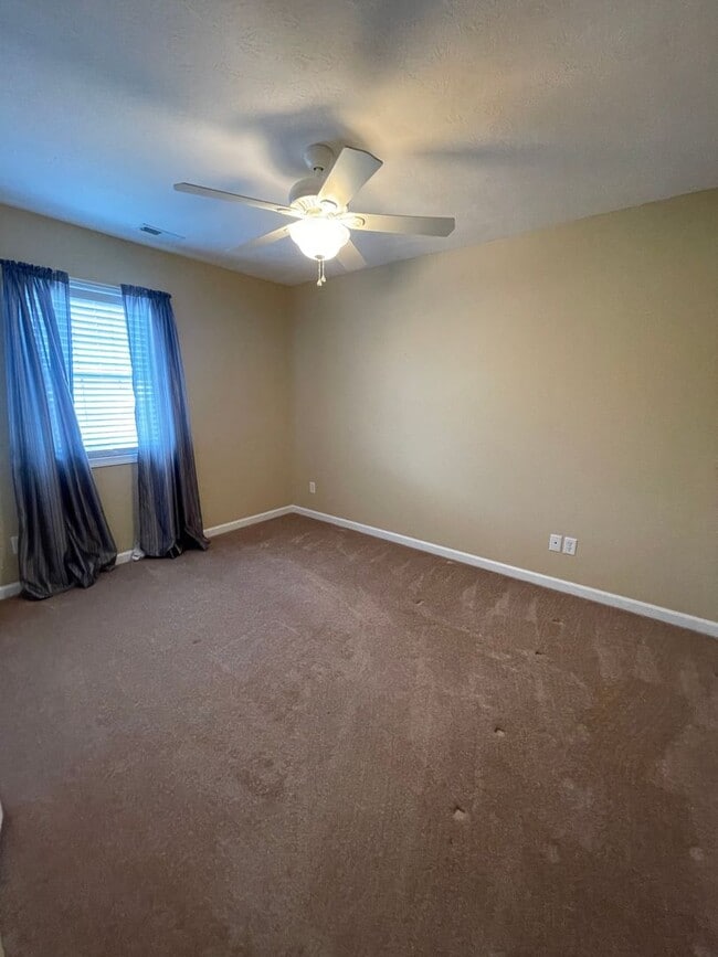 Building Photo - Duplex in Turner Ashby School District