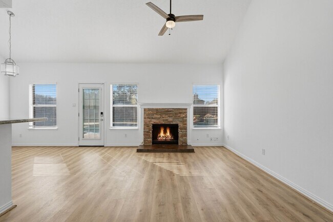 Building Photo - 2910 Cocona Ln