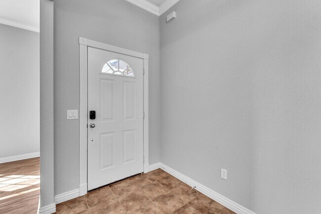 Building Photo - 3/2 Home with EV Charger, Great Outdoor Sp...