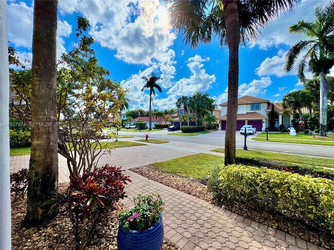 Building Photo - 19754 Dinner Key Dr