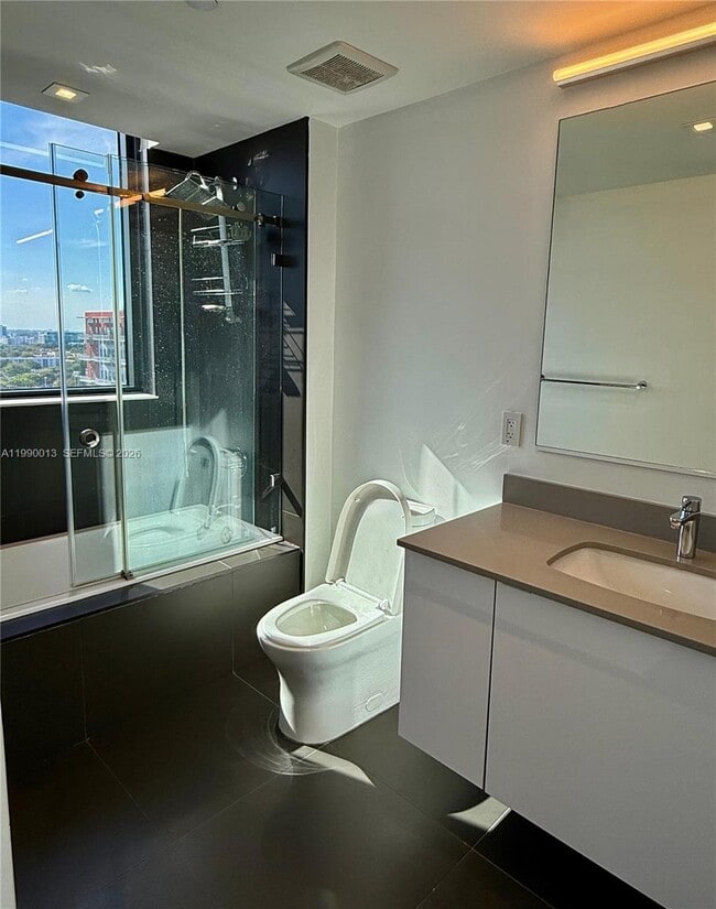 Building Photo - 1600 NE 1st Ave