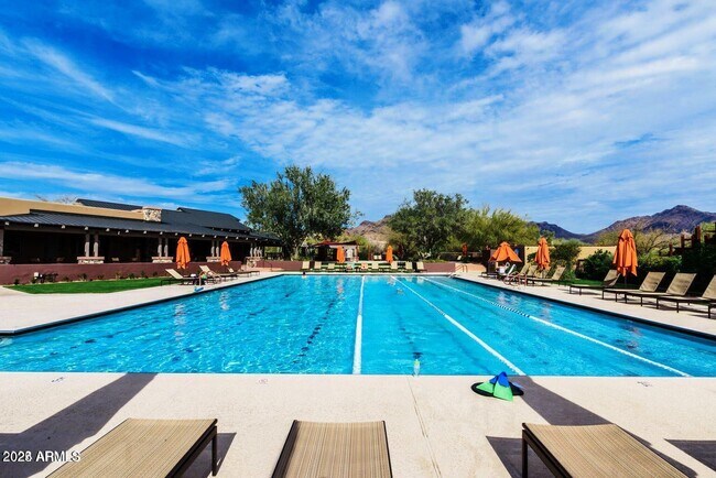 Building Photo - 9250 E Via De Vaquero Dr