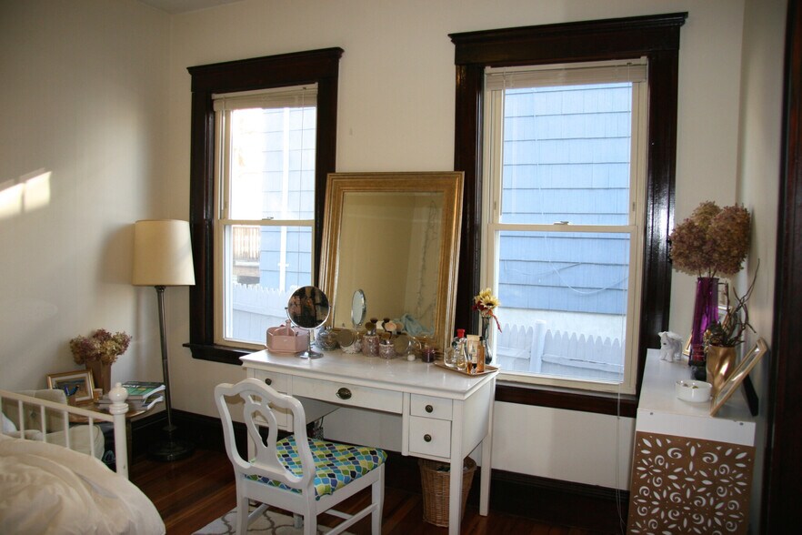 Building Photo - 55 Hobson St