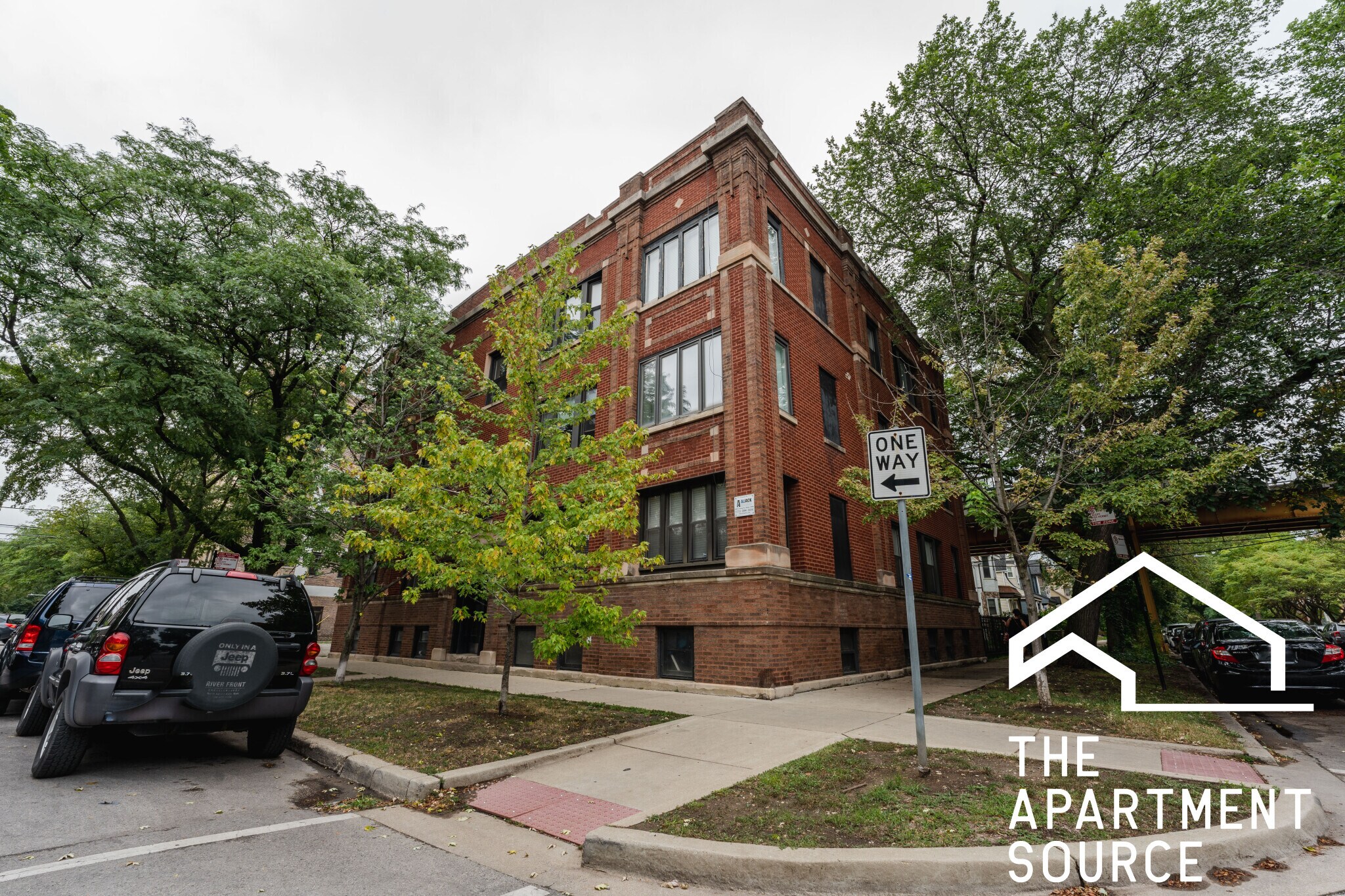 Building Photo - 1634 W Roscoe St