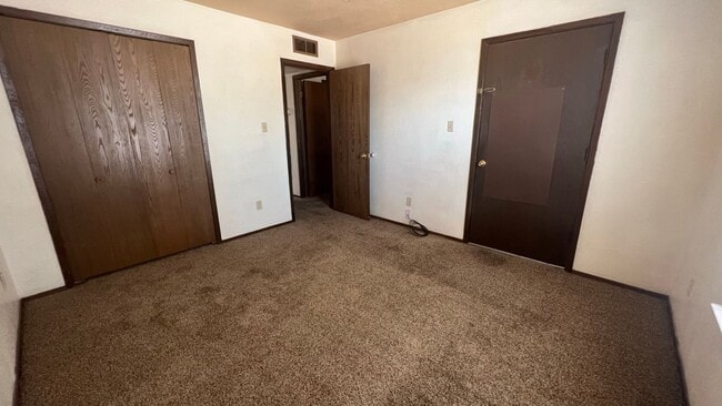 Building Photo - 307 Terry Dr
