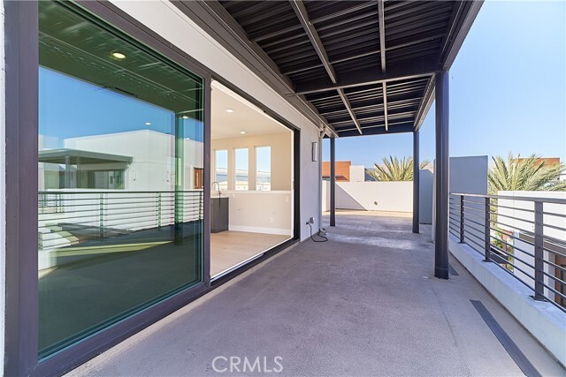 Building Photo - 6 Transport