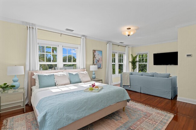 Building Photo - 727 Claremore Dr