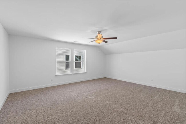 Building Photo - Charming 3-Bed, 3-Bath Home at James Creek – ONE MONTH FREE RENT!