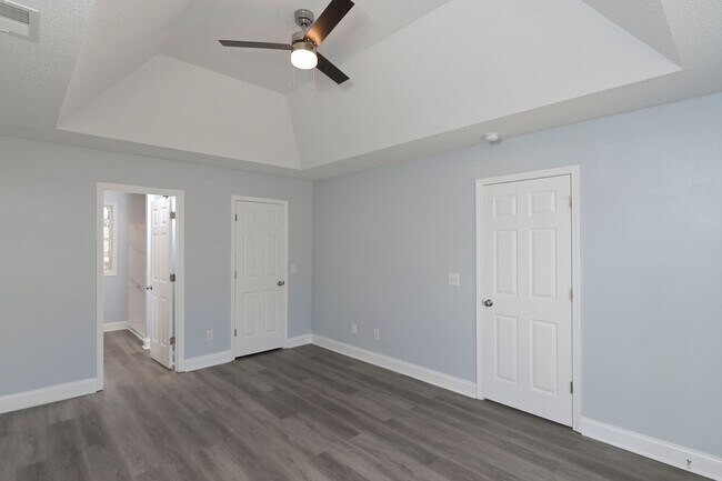 Building Photo - Beautifully Updated 3BR Home Minutes from Fort Jackson, VA Hospital & I-77