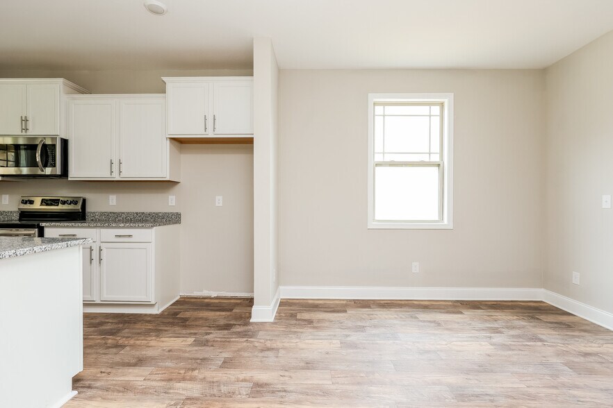 Building Photo - 1204 Black Oak Cir