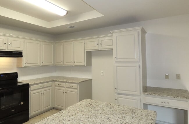 Building Photo - Whitehouse ISD-Beautiful 3 Bedroom, 2 Bath Home w/Garage!