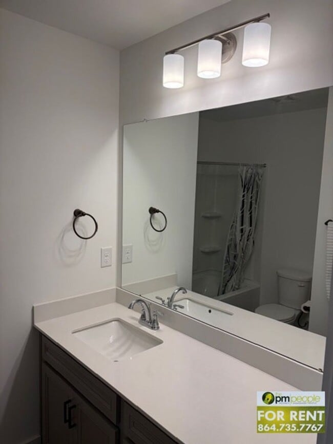 Building Photo - 3/2.5 Townhome in Excellent Greenville/Travelers Rest Location!