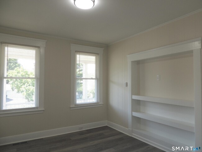 Building Photo - 132 Silver Sands Rd