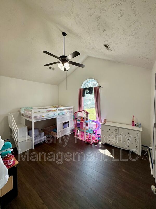 Building Photo - 6205 Yorkie Ct