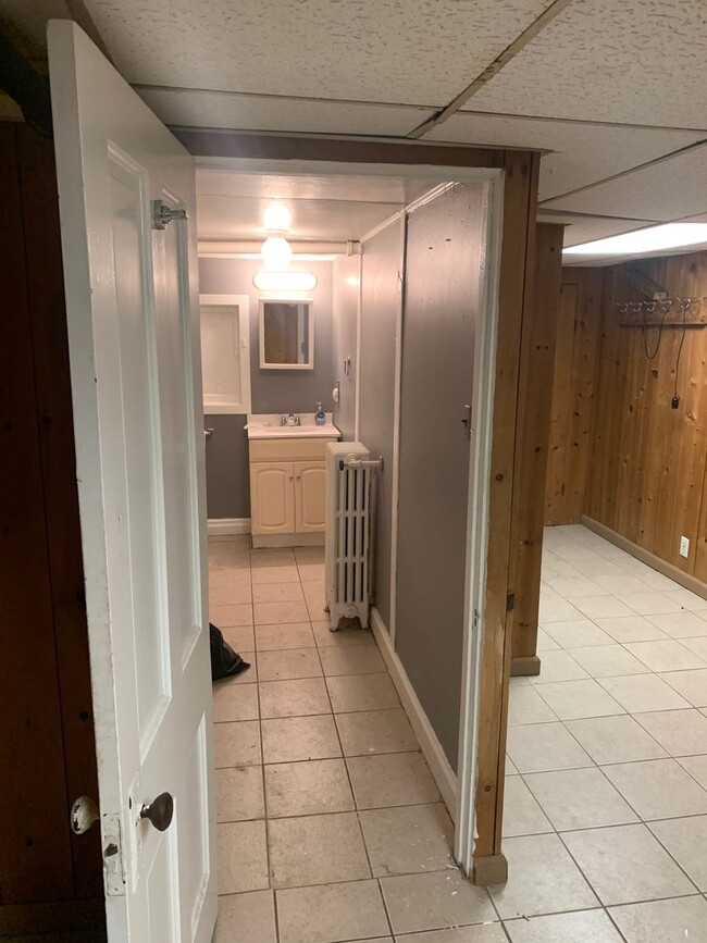 Building Photo - For Rent: Charming Retreat on Falls Rd