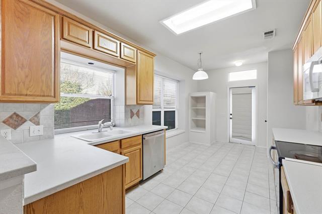 Building Photo - 11186 Still Hollow Dr