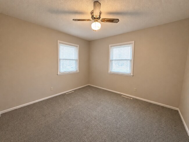 Building Photo - 6239 SW Wanamaker Rd