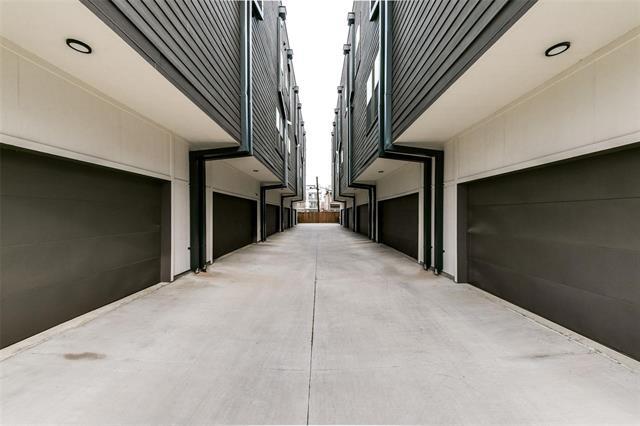 Building Photo - 4205 Roseland Ave