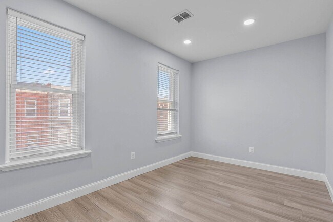 Building Photo - 1521 S 19th St