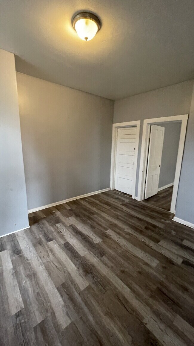 Building Photo - Cozy 1-Bedroom in Sharon – Walkable Location, Pets Welcome!