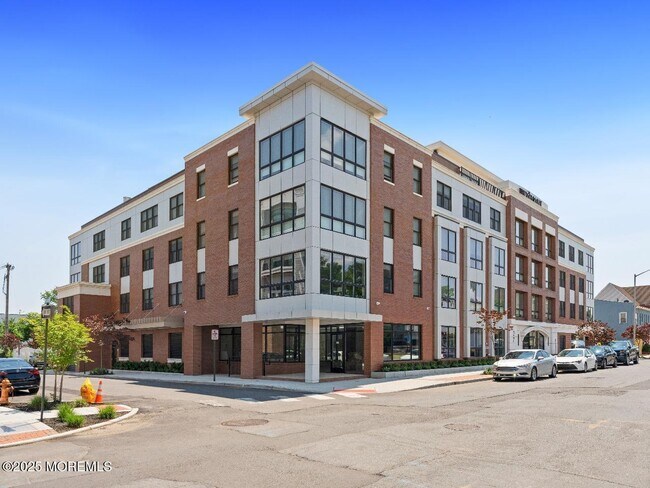 Building Photo - 27 3rd Ave