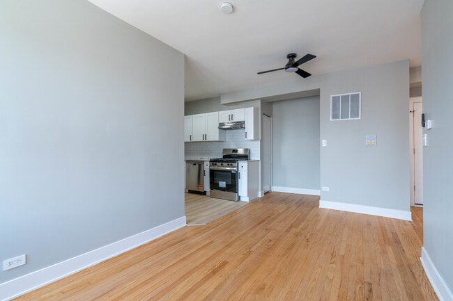 Building Photo - 6239 N Western Ave