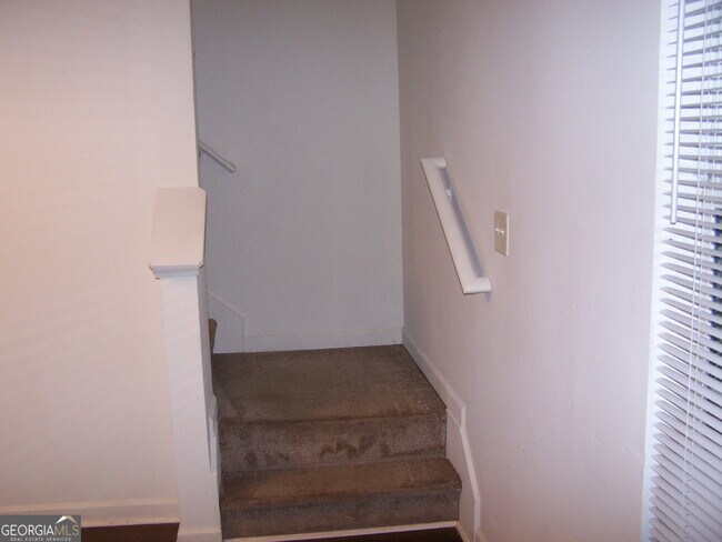 Building Photo - 102 Cameron Way