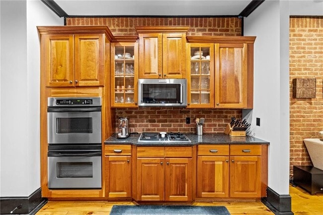 Building Photo - 5512 Glenridge Dr