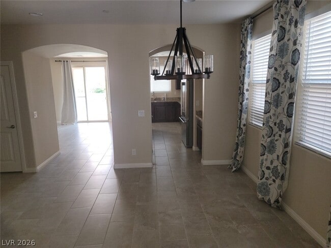 Building Photo - 2919 Tremont Ave