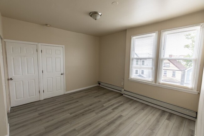Building Photo - 154 Taylor St