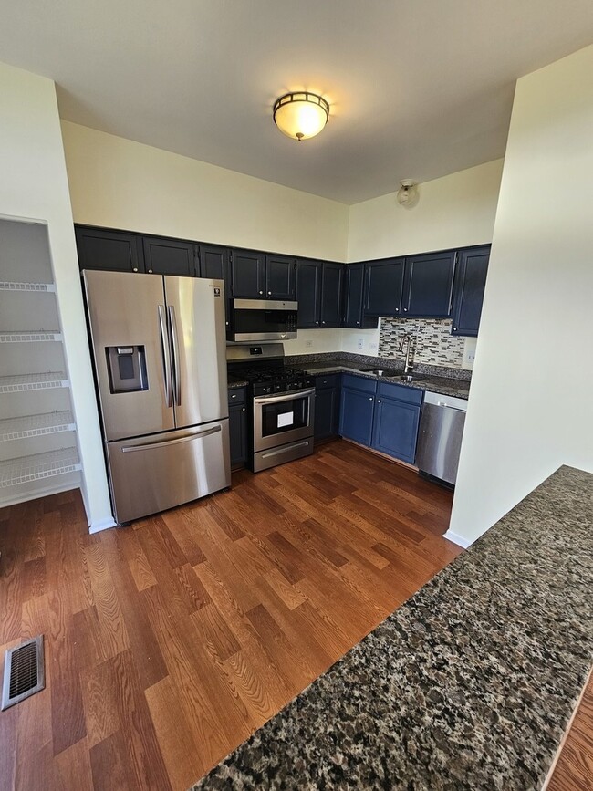 Building Photo - 1135 Vail Ct