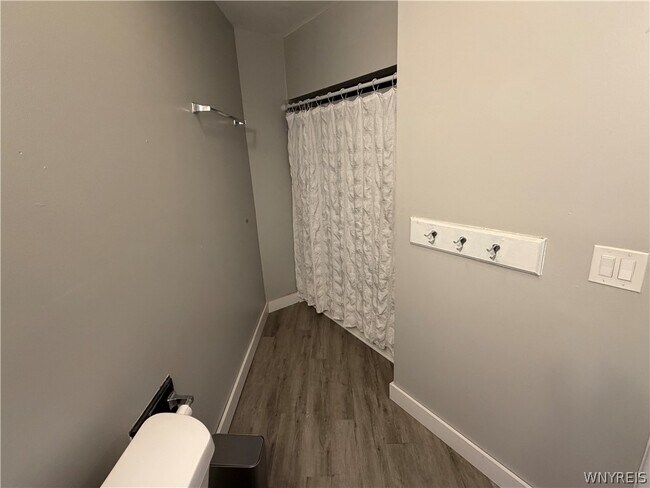 Building Photo - 370 Virginia St