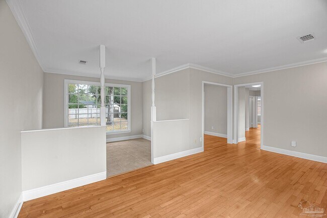 Building Photo - 830 W Moreno St