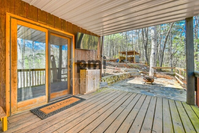 Building Photo - 230 Silver Maple Ln