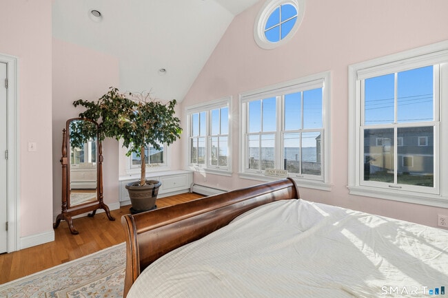 Building Photo - 5 Middle Beach Rd