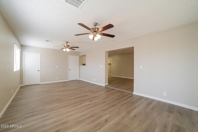Building Photo - 7227 W Turquoise Ave