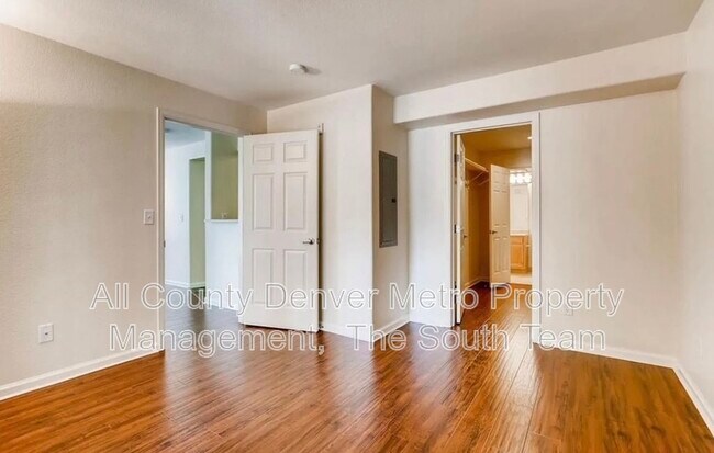 Building Photo - 5201 S Fox St