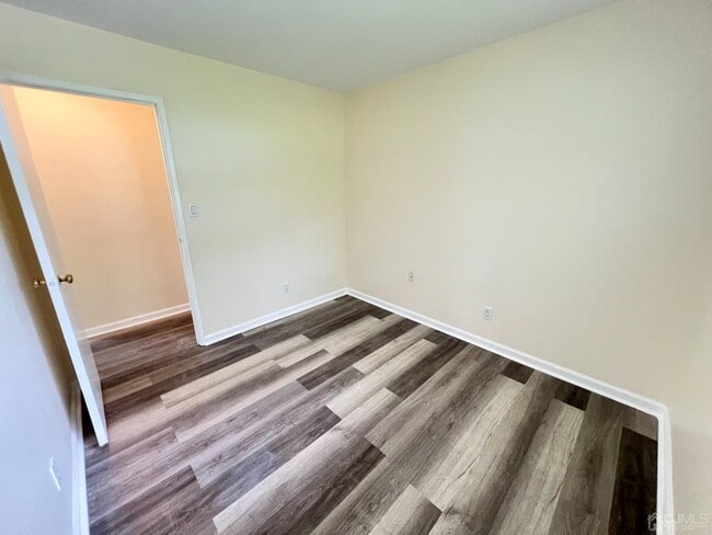 Building Photo - 6 Poe Ct