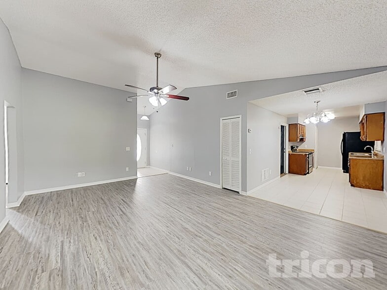 Building Photo - 6427 Undine Way