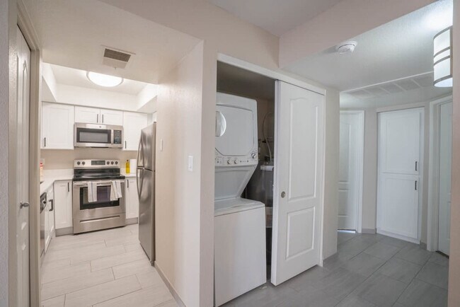 Building Photo - 8550 E McDowell Rd