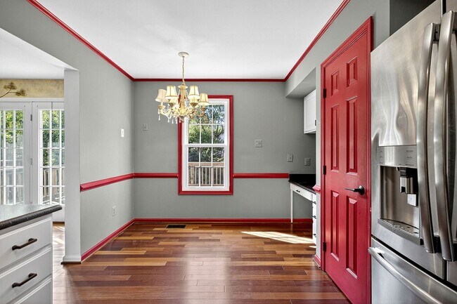 Building Photo - Charming Limestone Hills West Townhome - C...