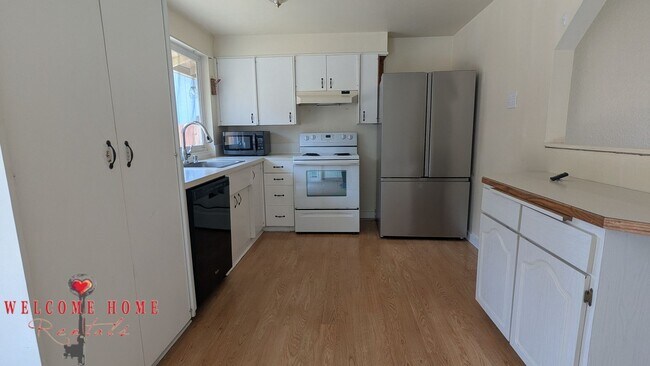 Building Photo - 910 Gregory Way SE