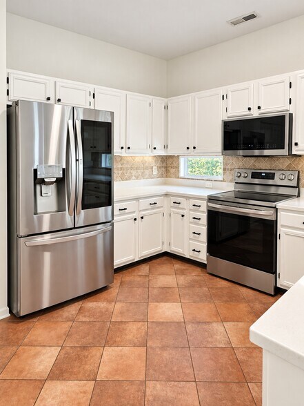 Building Photo - 933 S Woodstone Ln